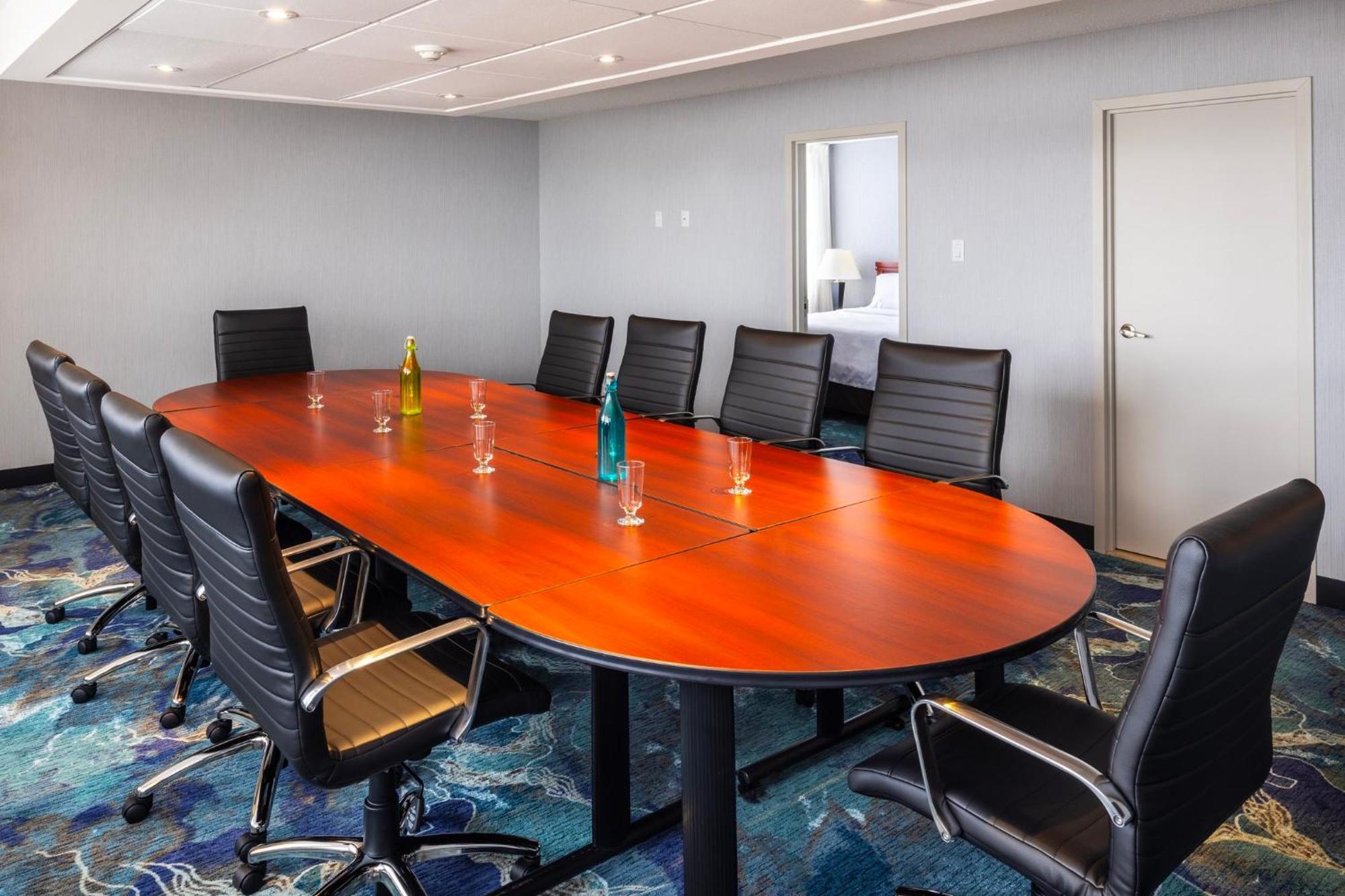 Holiday Inn Laval Montreal By Ihg Exterior foto